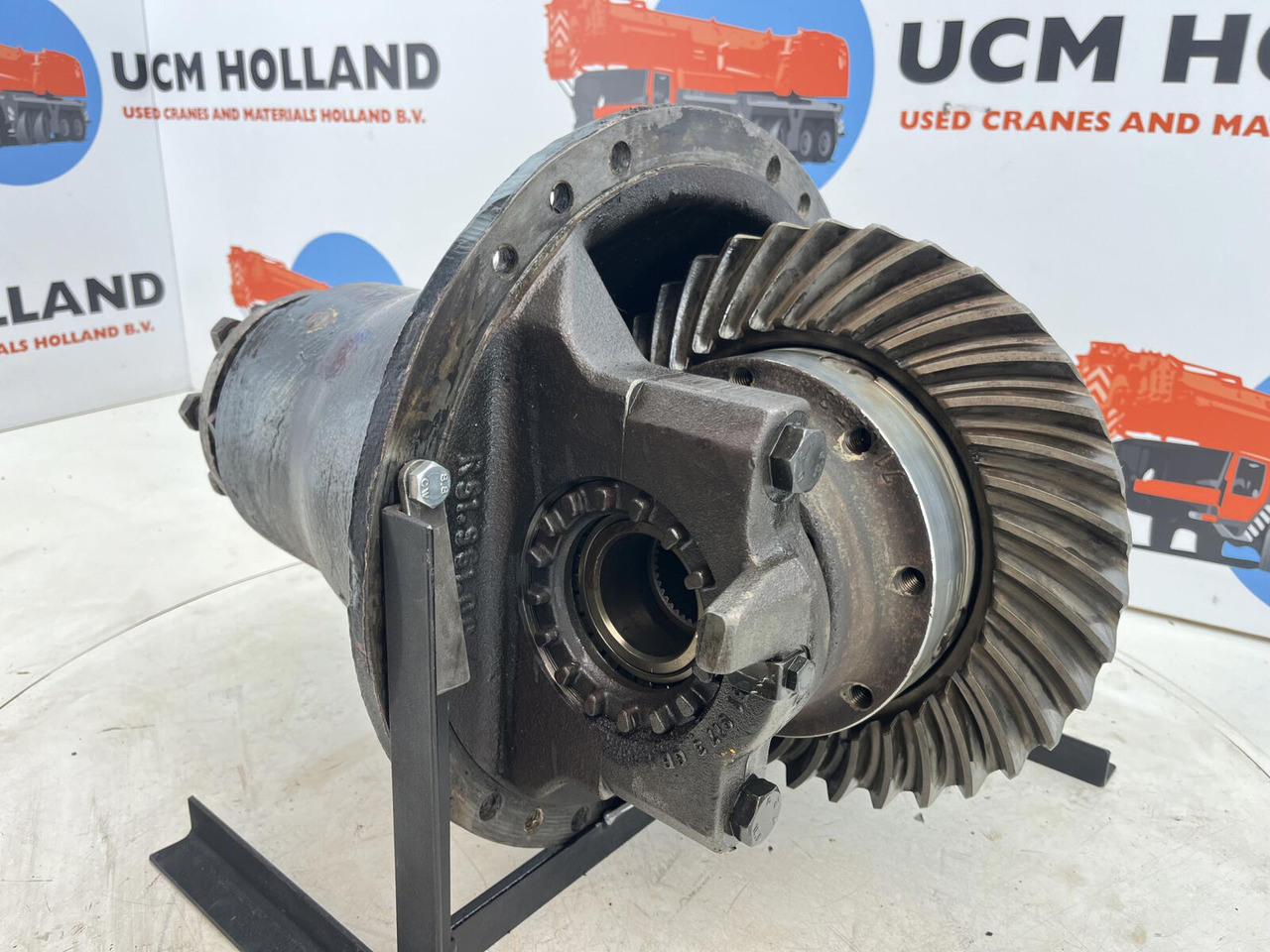 Krupp 70 GMT End differential 17x36 axle 1 - הילוך דיפרנציאלי עבור עגורן נייד: תמונה 1 Krupp 70 GMT End differential 17x36 axle 1 - הילוך דיפרנציאלי עבור עגורן נייד: תמונה 1