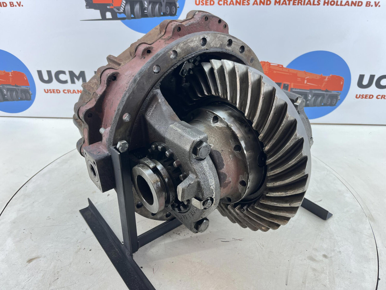 Krupp 70 GMT mid differential 13x35 axle 2 - הילוך דיפרנציאלי עבור עגורן נייד: תמונה 1 Krupp 70 GMT mid differential 13x35 axle 2 - הילוך דיפרנציאלי עבור עגורן נייד: תמונה 1