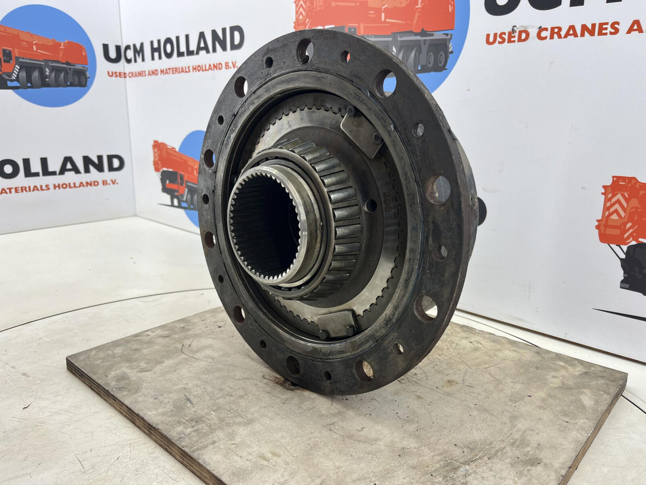 Krupp 70 GMT planetary gear 21-21-63-40-3pl-H135-46 - הנעה סופית עבור עגורן נייד: תמונה 3 Krupp 70 GMT planetary gear 21-21-63-40-3pl-H135-46 - הנעה סופית עבור עגורן נייד: תמונה 3