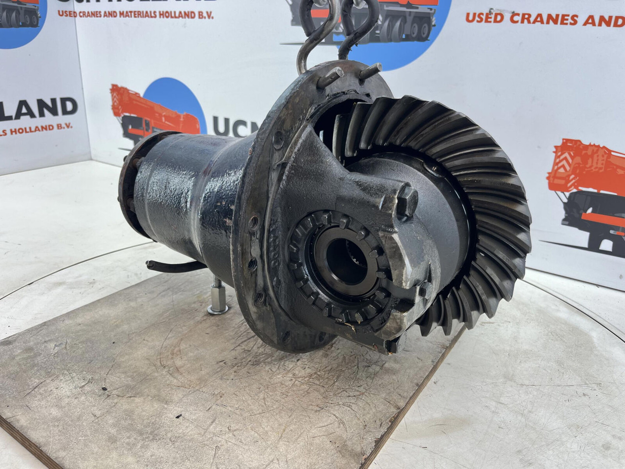 Krupp KMK 2025 End differential 11x29 axle 1 - הילוך דיפרנציאלי עבור עגורן נייד: תמונה 1 Krupp KMK 2025 End differential 11x29 axle 1 - הילוך דיפרנציאלי עבור עגורן נייד: תמונה 1
