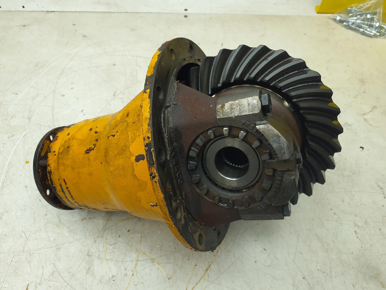 Krupp KMK 2025 end differential axle 2 11x29 - הילוך דיפרנציאלי עבור עגורן נייד: תמונה 3 Krupp KMK 2025 end differential axle 2 11x29 - הילוך דיפרנציאלי עבור עגורן נייד: תמונה 3