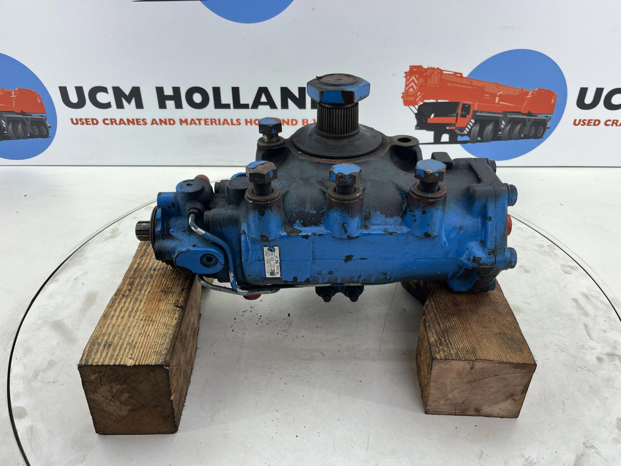 Krupp KMK 3050 steering box - ציוד היגוי עבור עגורן: תמונה 1 Krupp KMK 3050 steering box - ציוד היגוי עבור עגורן: תמונה 1