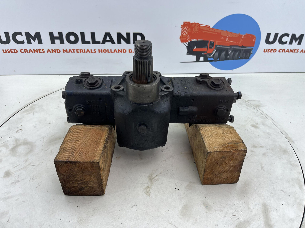 Krupp KMK 4070 steering box only for parts - ציוד היגוי עבור עגורן נייד: תמונה 3 Krupp KMK 4070 steering box only for parts - ציוד היגוי עבור עגורן נייד: תמונה 3