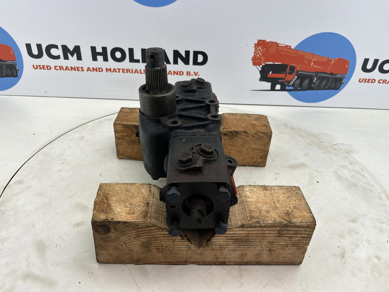 Krupp KMK 4070 steering box only for parts - עמודת היגוי עבור עגורן: תמונה 2 Krupp KMK 4070 steering box only for parts - עמודת היגוי עבור עגורן: תמונה 2