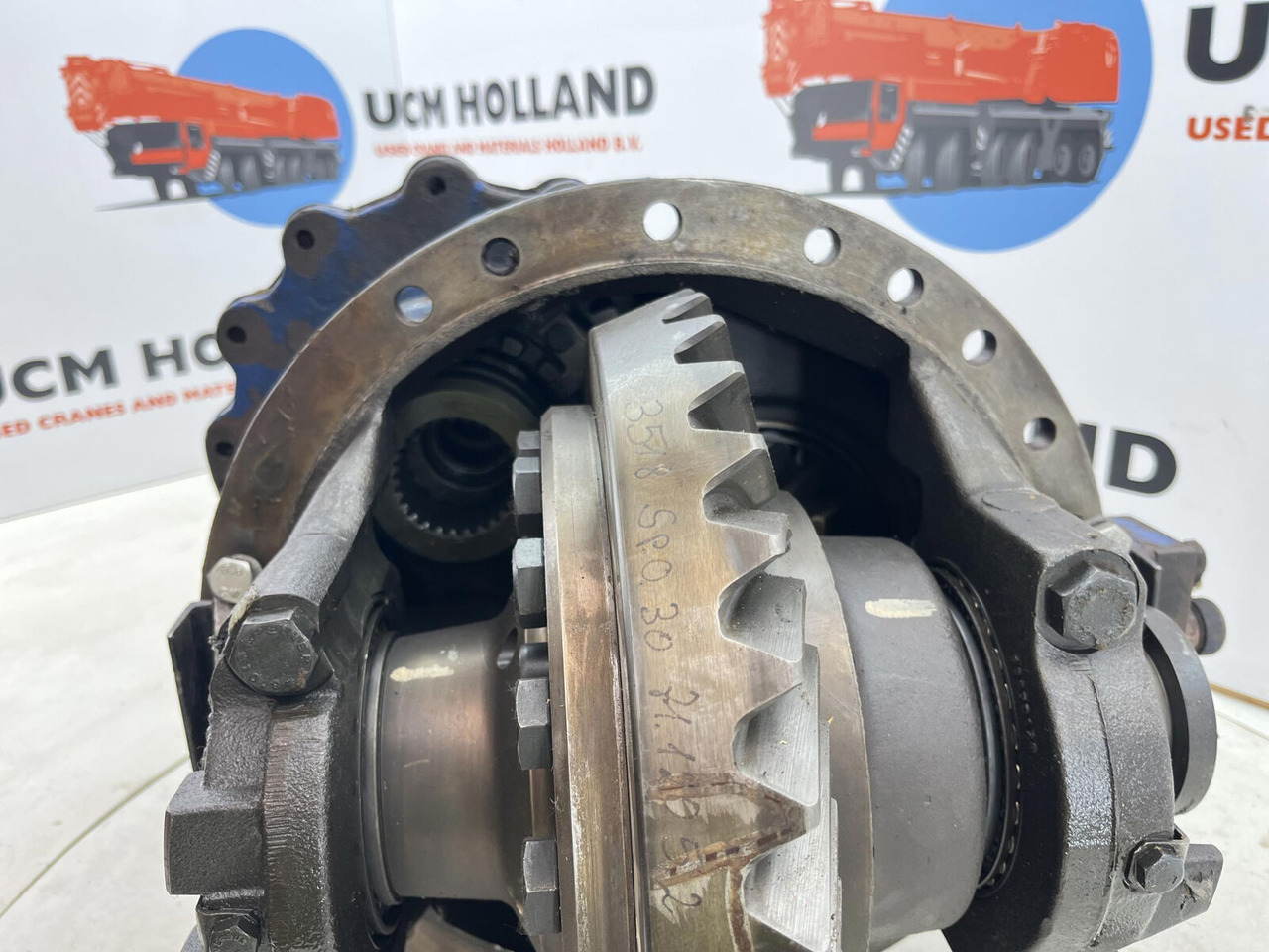 Krupp KMK 5100 Mid differential 13x35 axle 2 - הילוך דיפרנציאלי עבור עגורן נייד: תמונה 5 Krupp KMK 5100 Mid differential 13x35 axle 2 - הילוך דיפרנציאלי עבור עגורן נייד: תמונה 5