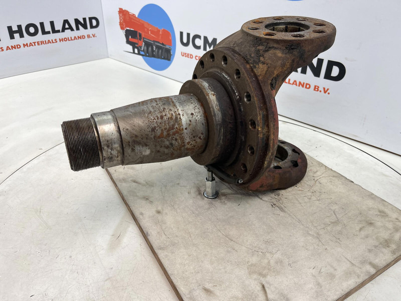 Liebherr LT 1090 Steering knuckle 16 holes - מפרק היגוי עבור עגורן: תמונה 1 Liebherr LT 1090 Steering knuckle 16 holes - מפרק היגוי עבור עגורן: תמונה 1
