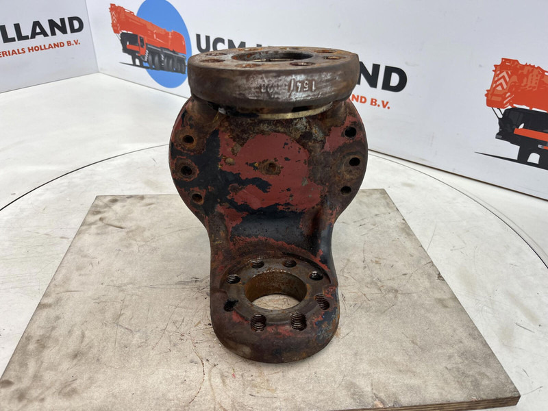 Liebherr LT 1090 Steering knuckle 16 holes - מפרק היגוי עבור עגורן: תמונה 5 Liebherr LT 1090 Steering knuckle 16 holes - מפרק היגוי עבור עגורן: תמונה 5