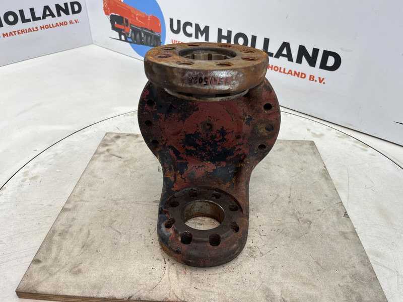 Liebherr LT 1090 Steering knuckle 16 holes - מפרק היגוי עבור עגורן: תמונה 5 Liebherr LT 1090 Steering knuckle 16 holes - מפרק היגוי עבור עגורן: תמונה 5