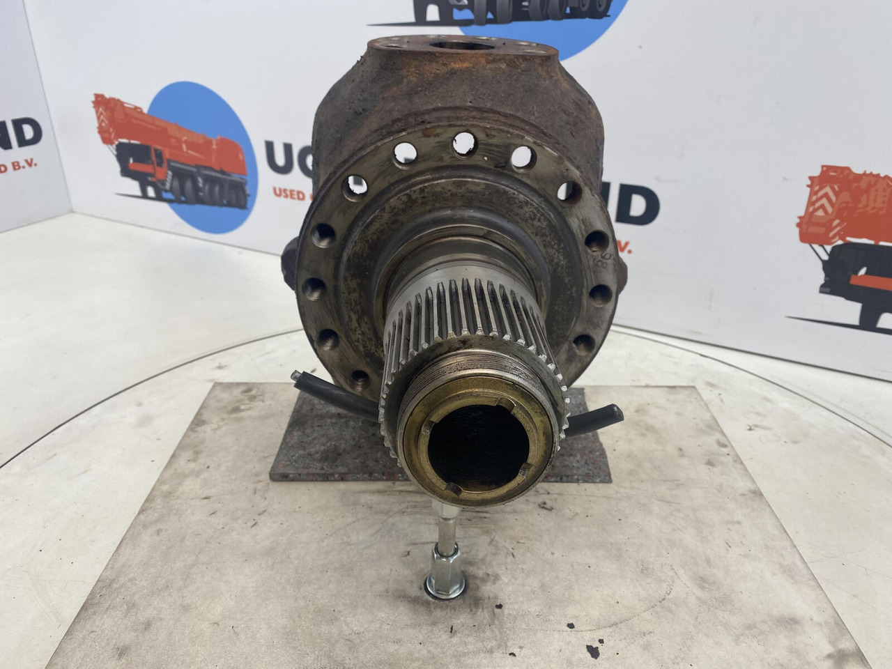 Liebherr LTM 1025 Steering knuckle 16 holes axle 1 - מפרק היגוי עבור עגורן נייד: תמונה 2 Liebherr LTM 1025 Steering knuckle 16 holes axle 1 - מפרק היגוי עבור עגורן נייד: תמונה 2