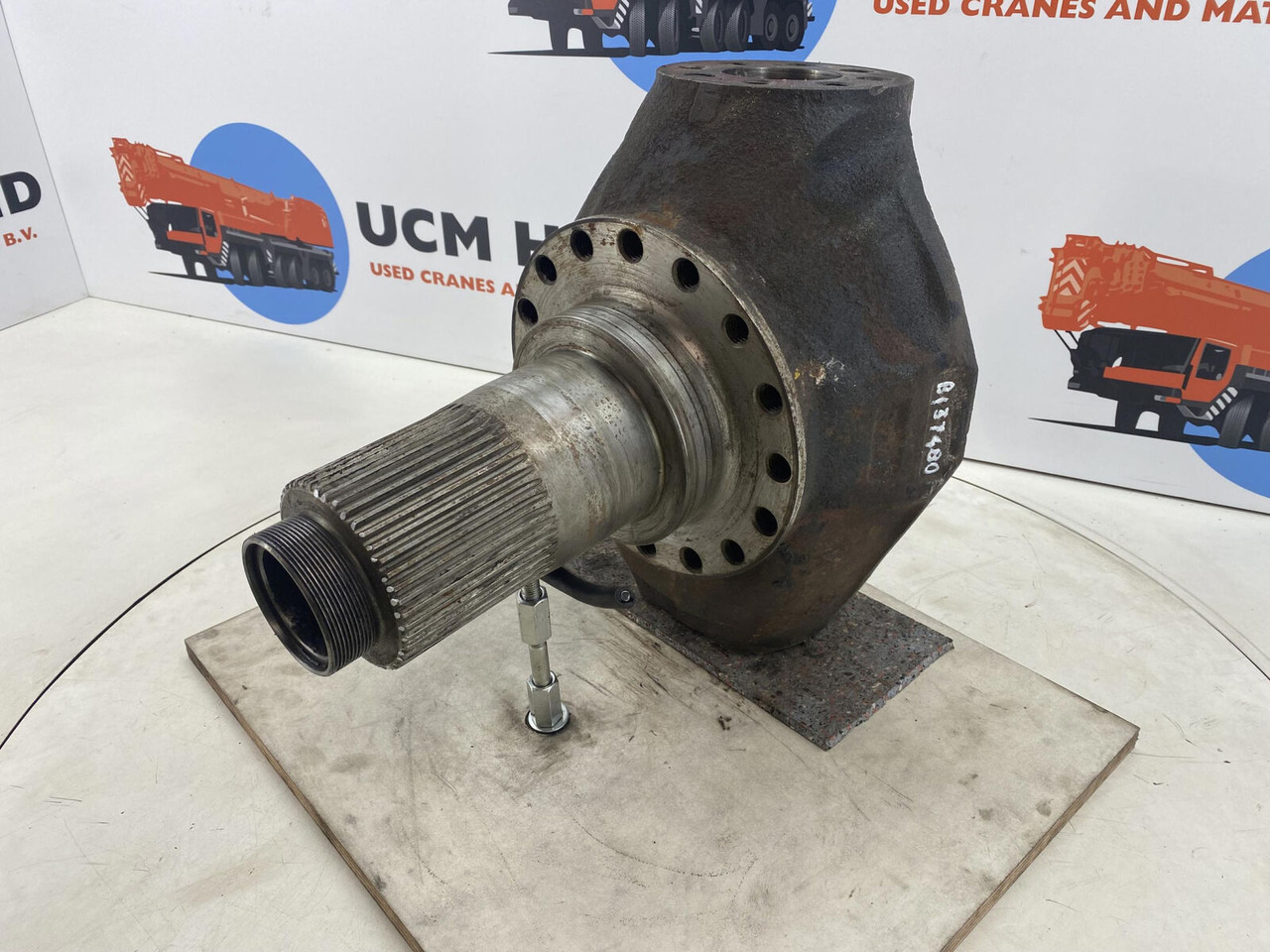 Liebherr LTM 1035 Steering knuckle 16 holes axle 1 - מפרק היגוי עבור עגורן נייד: תמונה 1 Liebherr LTM 1035 Steering knuckle 16 holes axle 1 - מפרק היגוי עבור עגורן נייד: תמונה 1