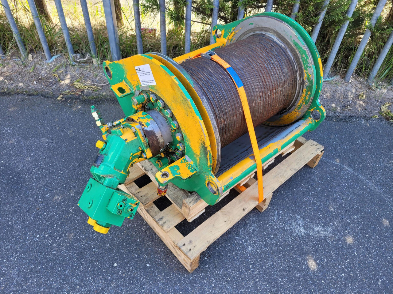 Liebherr LTM 1040-2.1 winch - כננת עבור עגורן נייד: תמונה 1 Liebherr LTM 1040-2.1 winch - כננת עבור עגורן נייד: תמונה 1