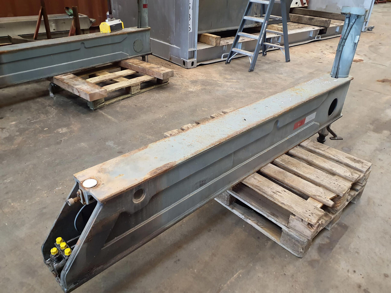 Liebherr LTM 1050-1 Outrigger rear - מתלה עבור עגורן נייד: תמונה 4 Liebherr LTM 1050-1 Outrigger rear - מתלה עבור עגורן נייד: תמונה 4