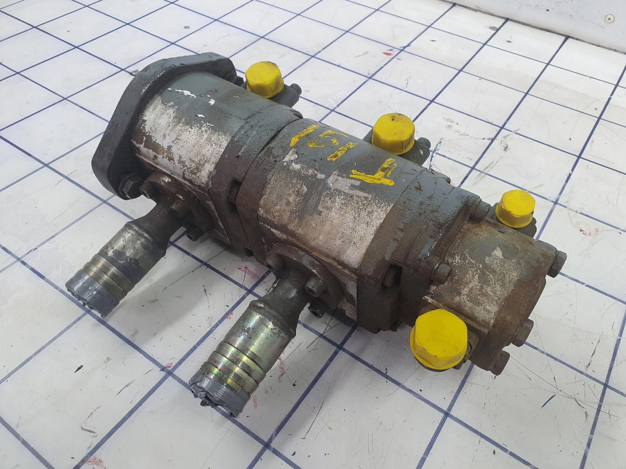 Liebherr LTM 1050-1 TRIPLE GEAR PUMP - משאבה הידרולית עבור עגורן נייד: תמונה 3 Liebherr LTM 1050-1 TRIPLE GEAR PUMP - משאבה הידרולית עבור עגורן נייד: תמונה 3