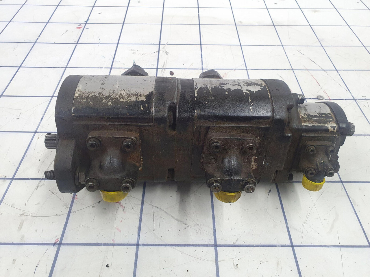 Liebherr LTM 1050-1 TRIPLE GEAR PUMP - משאבה הידרולית עבור עגורן נייד: תמונה 2 Liebherr LTM 1050-1 TRIPLE GEAR PUMP - משאבה הידרולית עבור עגורן נייד: תמונה 2