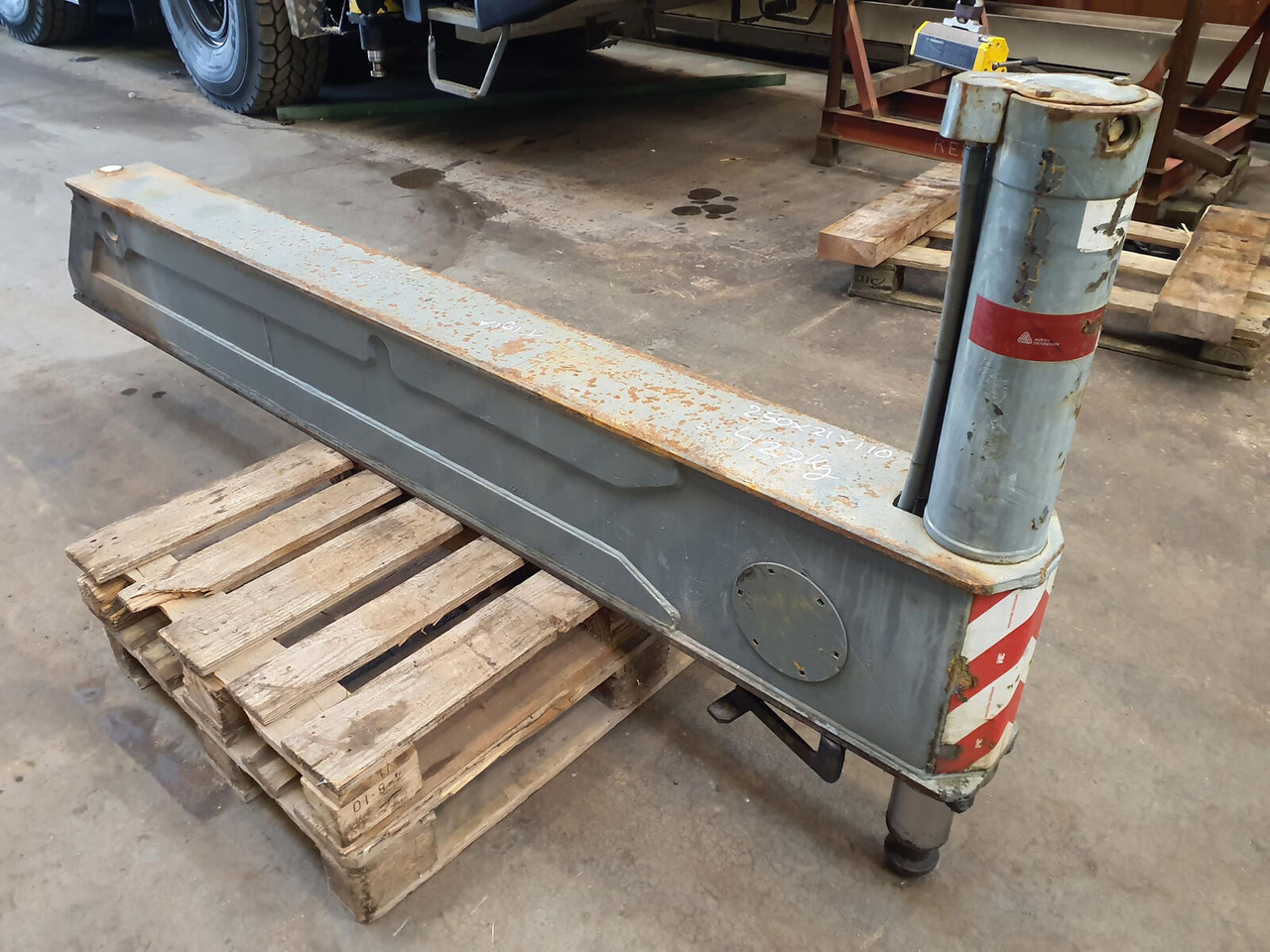 Liebherr LTM 1050-1 outrigger rear - מתלה עבור עגורן נייד: תמונה 1 Liebherr LTM 1050-1 outrigger rear - מתלה עבור עגורן נייד: תמונה 1