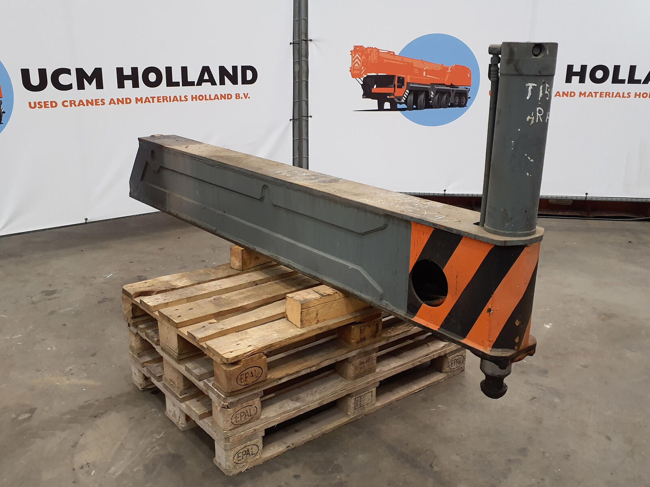 Liebherr LTM 1050-1 sliding beam complete rear - מתלה עבור עגורן נייד: תמונה 1 Liebherr LTM 1050-1 sliding beam complete rear - מתלה עבור עגורן נייד: תמונה 1