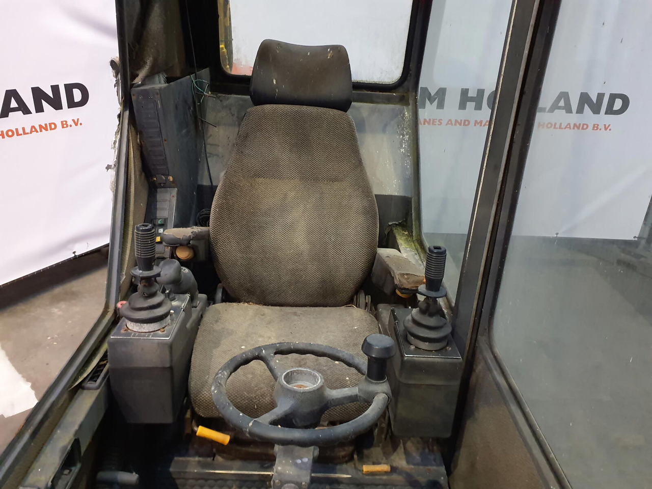 Liebherr LTM 1050 upper cabine - תא עבור עגורן: תמונה 5 Liebherr LTM 1050 upper cabine - תא עבור עגורן: תמונה 5