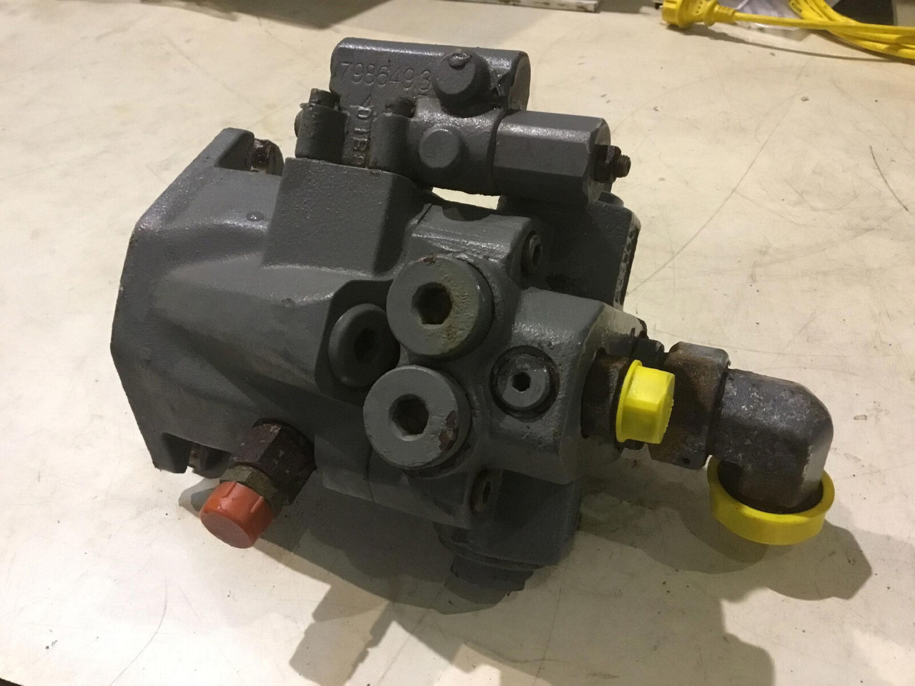 Liebherr LTM 1055-3.2 variable pump - משאבה הידרולית עבור עגורן נייד: תמונה 5 Liebherr LTM 1055-3.2 variable pump - משאבה הידרולית עבור עגורן נייד: תמונה 5