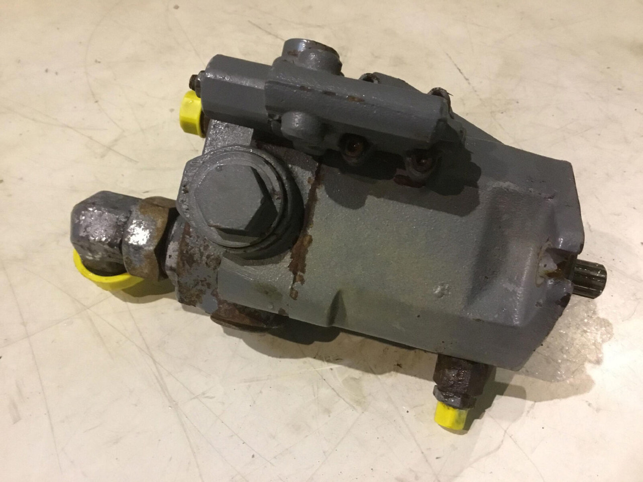 Liebherr LTM 1055-3.2 variable pump - משאבה הידרולית עבור עגורן נייד: תמונה 3 Liebherr LTM 1055-3.2 variable pump - משאבה הידרולית עבור עגורן נייד: תמונה 3