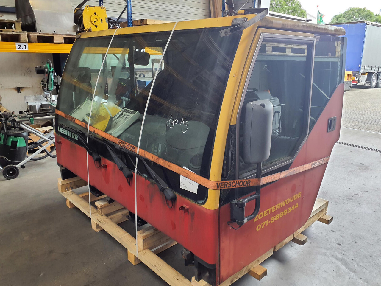 Liebherr LTM 1060-2 drivers cabin - תא עבור עגורן: תמונה 1 Liebherr LTM 1060-2 drivers cabin - תא עבור עגורן: תמונה 1