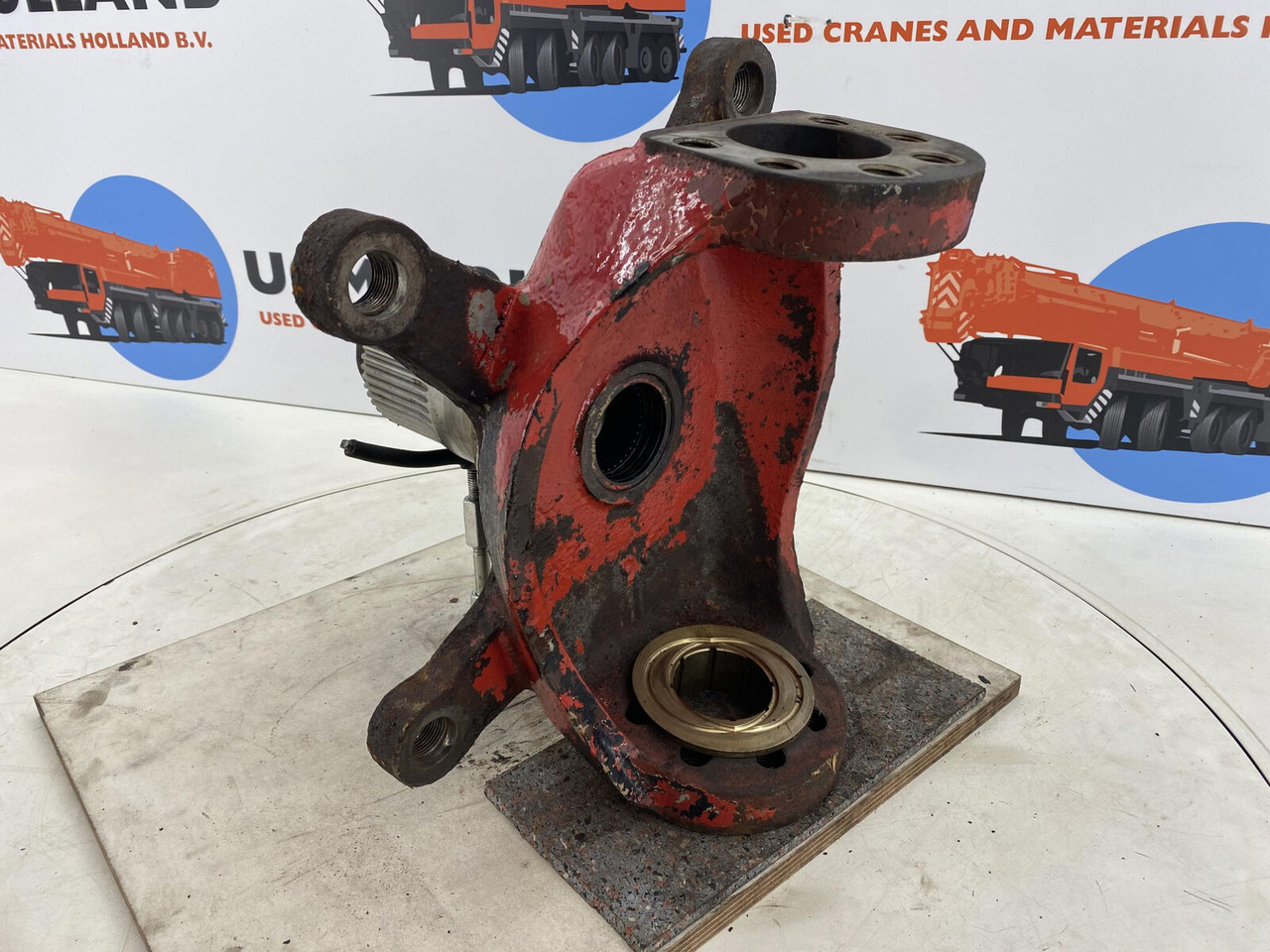 Liebherr LTM 1060 Steering knuckle axle 1 and 2 - מפרק היגוי עבור עגורן נייד: תמונה 4 Liebherr LTM 1060 Steering knuckle axle 1 and 2 - מפרק היגוי עבור עגורן נייד: תמונה 4