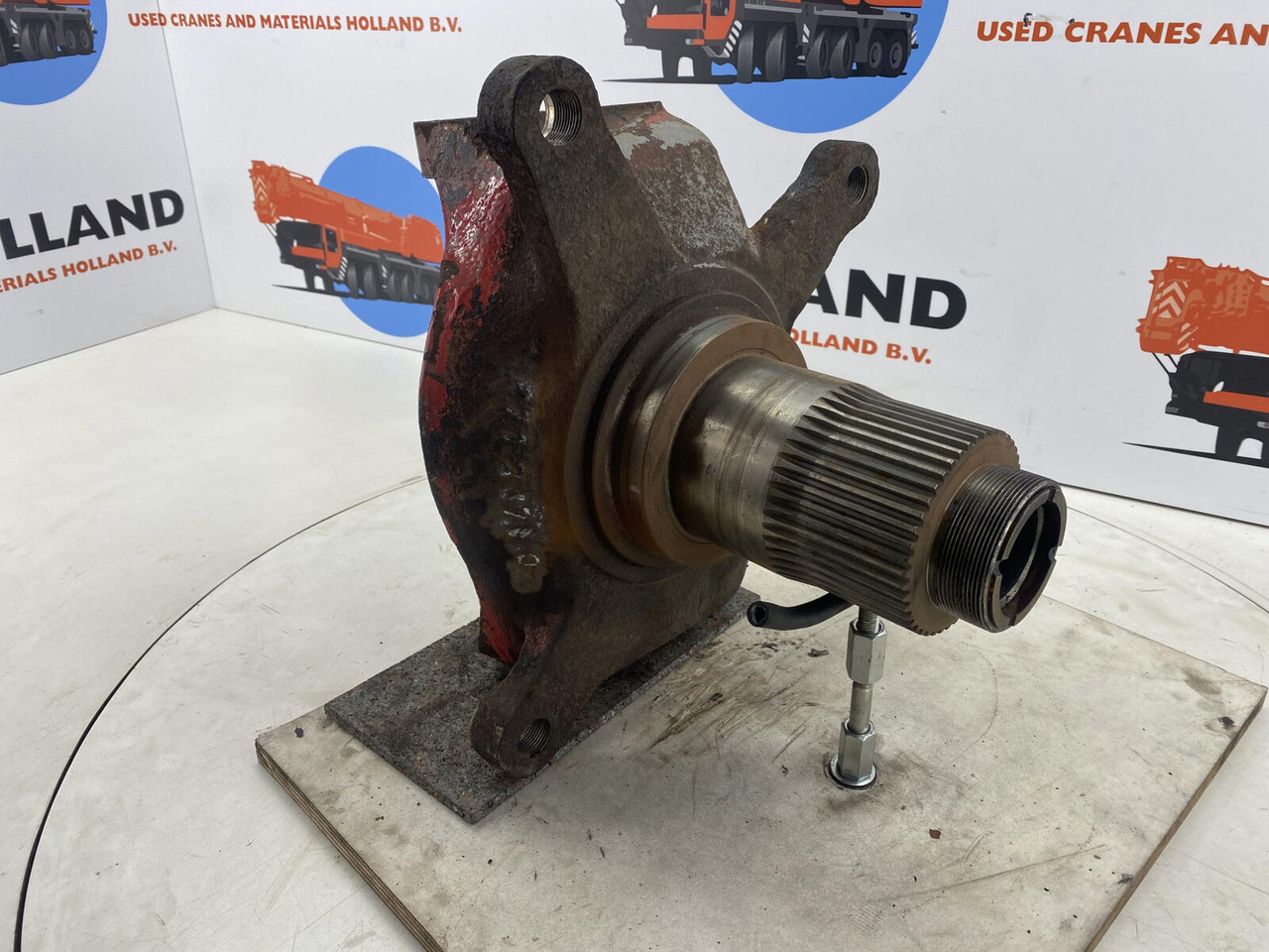 Liebherr LTM 1060 Steering knuckle axle 1 and 2 - מפרק היגוי עבור עגורן נייד: תמונה 3 Liebherr LTM 1060 Steering knuckle axle 1 and 2 - מפרק היגוי עבור עגורן נייד: תמונה 3