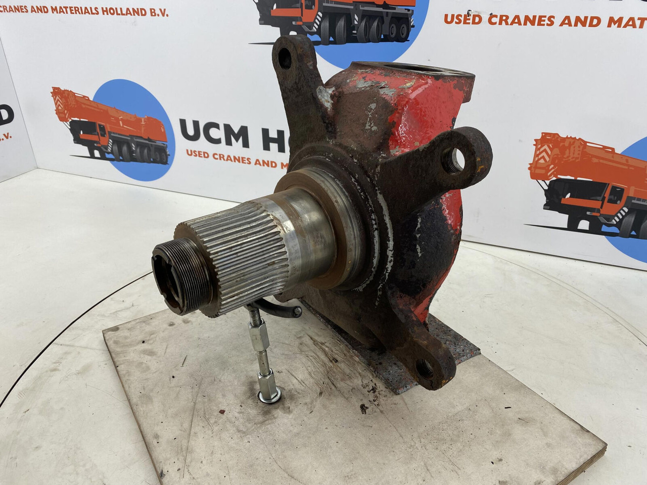 Liebherr LTM 1060 Steering knuckle axle 1 and 2 - מפרק היגוי עבור עגורן נייד: תמונה 1 Liebherr LTM 1060 Steering knuckle axle 1 and 2 - מפרק היגוי עבור עגורן נייד: תמונה 1