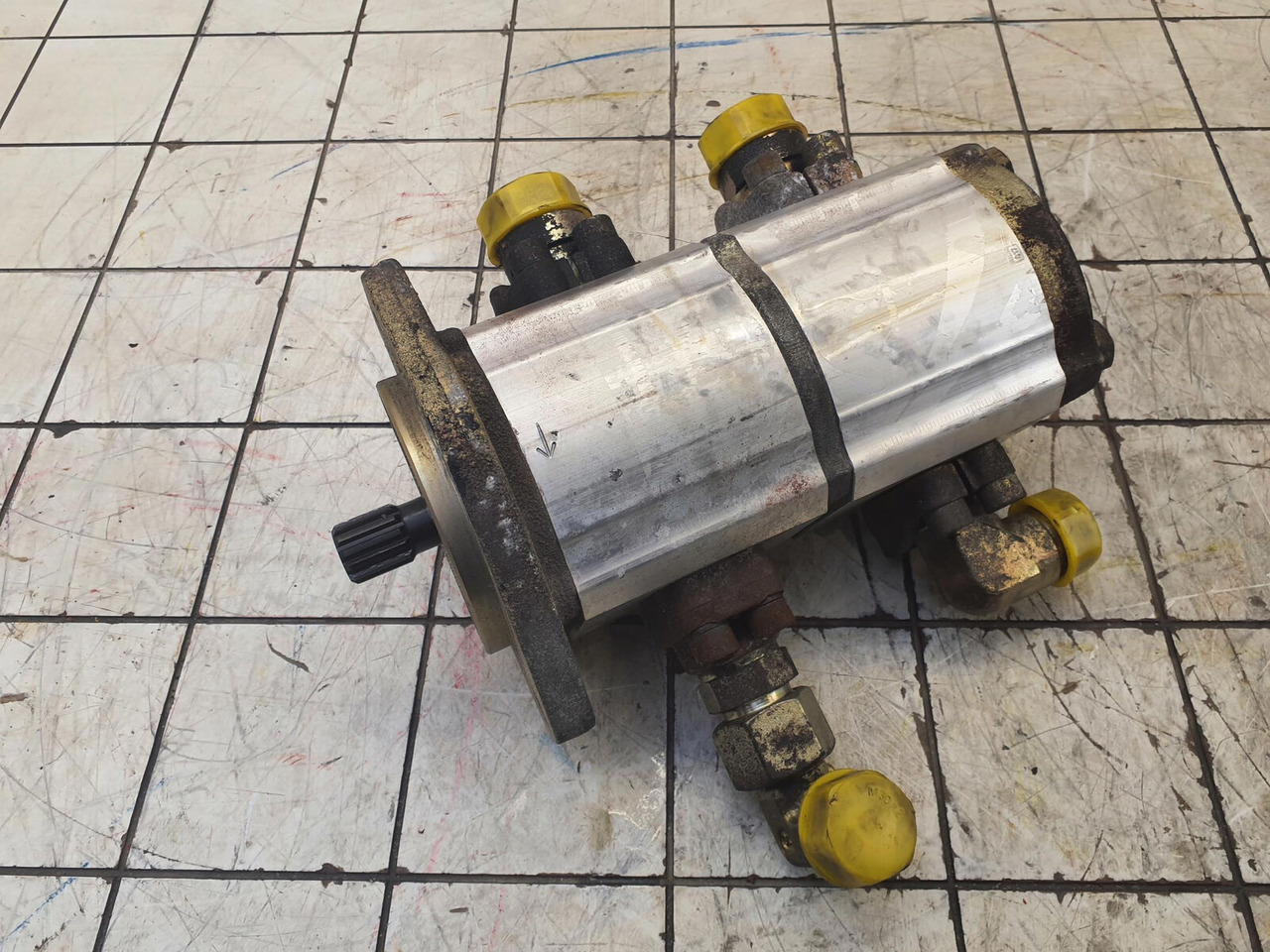 Liebherr LTM 1070-4.1 TWO-STAGE PUMP - משאבה הידרולית עבור עגורן נייד: תמונה 1 Liebherr LTM 1070-4.1 TWO-STAGE PUMP - משאבה הידרולית עבור עגורן נייד: תמונה 1