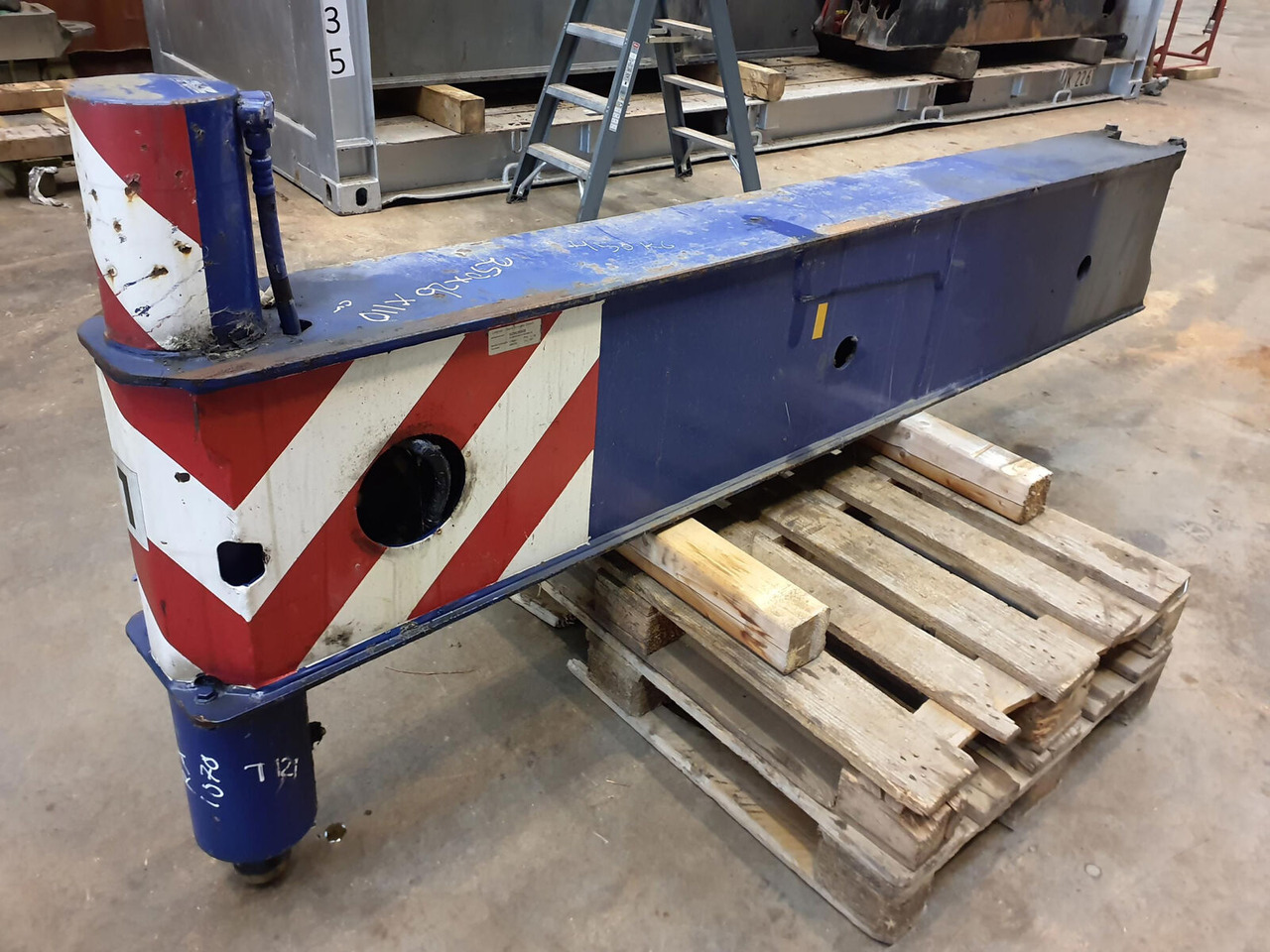 Liebherr LTM 1070-4.2 outrigger rear - מתלה עבור עגורן נייד: תמונה 2 Liebherr LTM 1070-4.2 outrigger rear - מתלה עבור עגורן נייד: תמונה 2