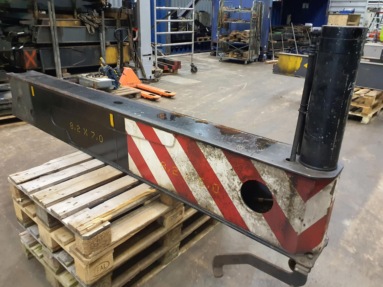 Liebherr LTM 1080-1 sliding beam complete front - מתלה עבור עגורן: תמונה 1 Liebherr LTM 1080-1 sliding beam complete front - מתלה עבור עגורן: תמונה 1