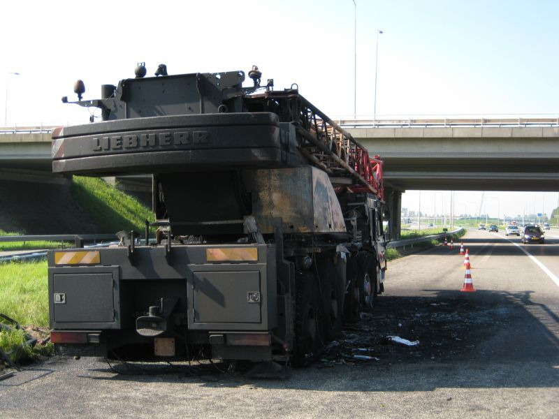 Liebherr LTM 1080/1m - עגורן לכל שטח: תמונה 2 Liebherr LTM 1080/1m - עגורן לכל שטח: תמונה 2