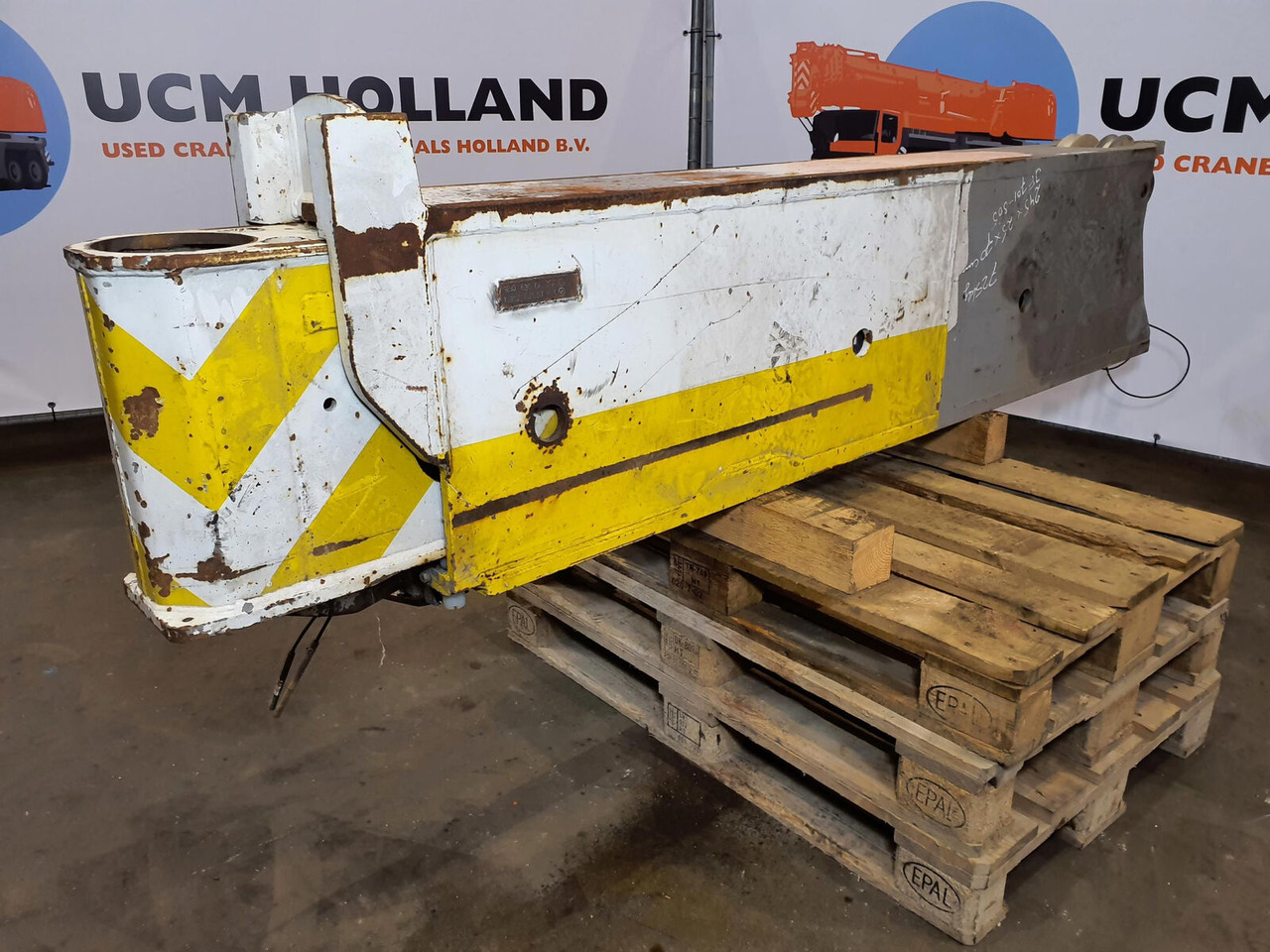 Liebherr LTM 1090-2 outrigger beam rear - מתלה עבור עגורן: תמונה 2 Liebherr LTM 1090-2 outrigger beam rear - מתלה עבור עגורן: תמונה 2