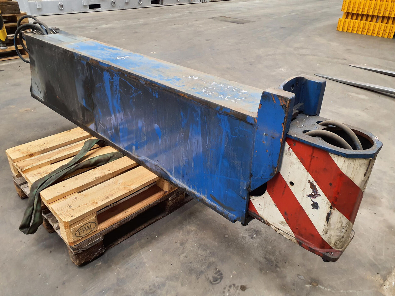 Liebherr LTM 1090-2 sliding beam with sliding cylinder - מתלה עבור עגורן נייד: תמונה 1 Liebherr LTM 1090-2 sliding beam with sliding cylinder - מתלה עבור עגורן נייד: תמונה 1