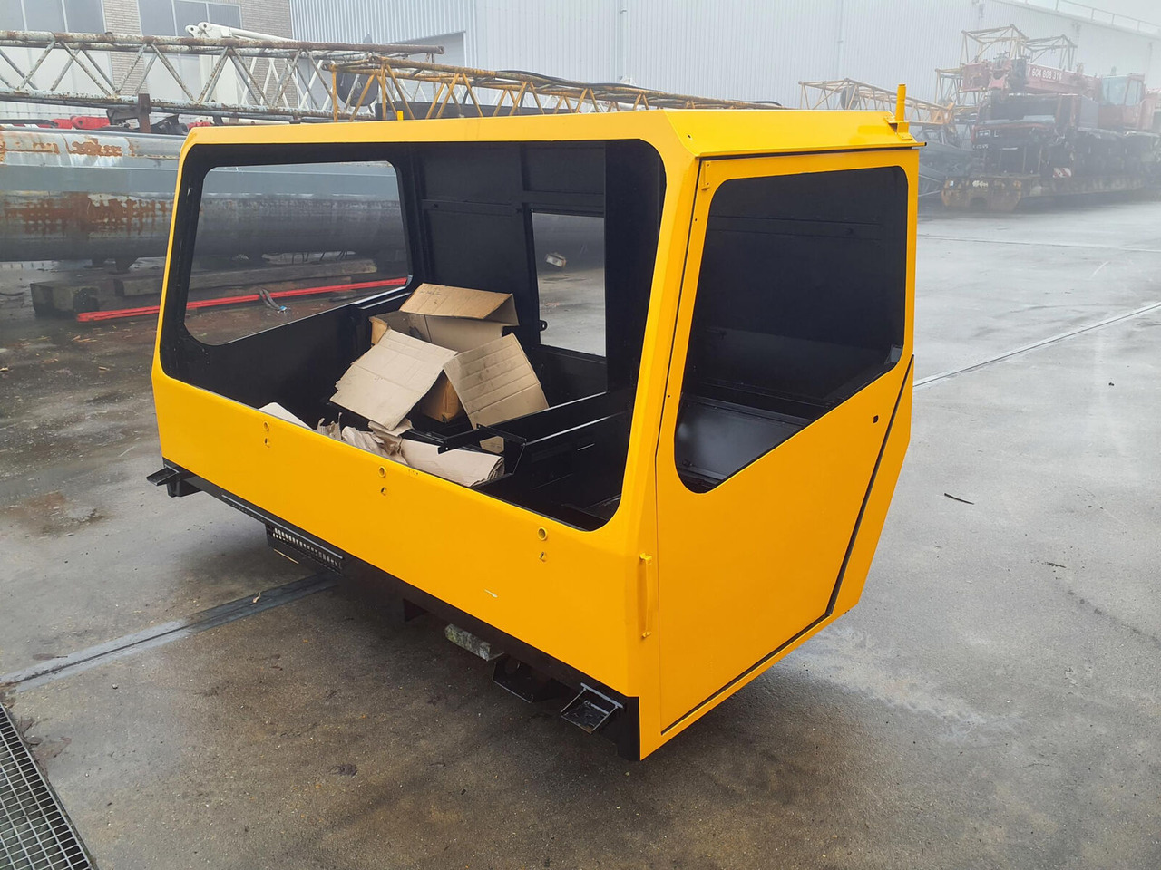 Liebherr LTM 1090 drivers cabin - תא עבור עגורן נייד: תמונה 1 Liebherr LTM 1090 drivers cabin - תא עבור עגורן נייד: תמונה 1