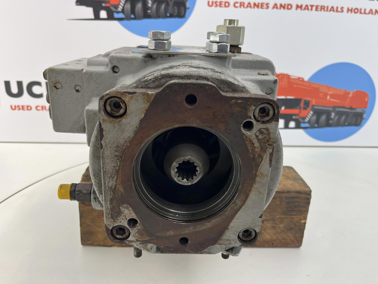Liebherr LTM 1200/1 Variable pump A11V130 - משאבה הידרולית עבור עגורן נייד: תמונה 4 Liebherr LTM 1200/1 Variable pump A11V130 - משאבה הידרולית עבור עגורן נייד: תמונה 4
