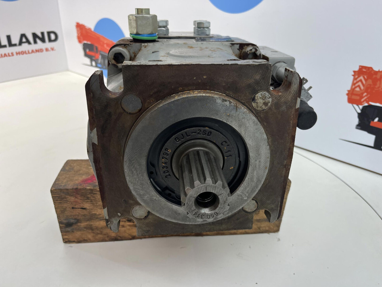Liebherr LTM 1200/1 Variable pump A11V130 - משאבה הידרולית עבור עגורן נייד: תמונה 2 Liebherr LTM 1200/1 Variable pump A11V130 - משאבה הידרולית עבור עגורן נייד: תמונה 2