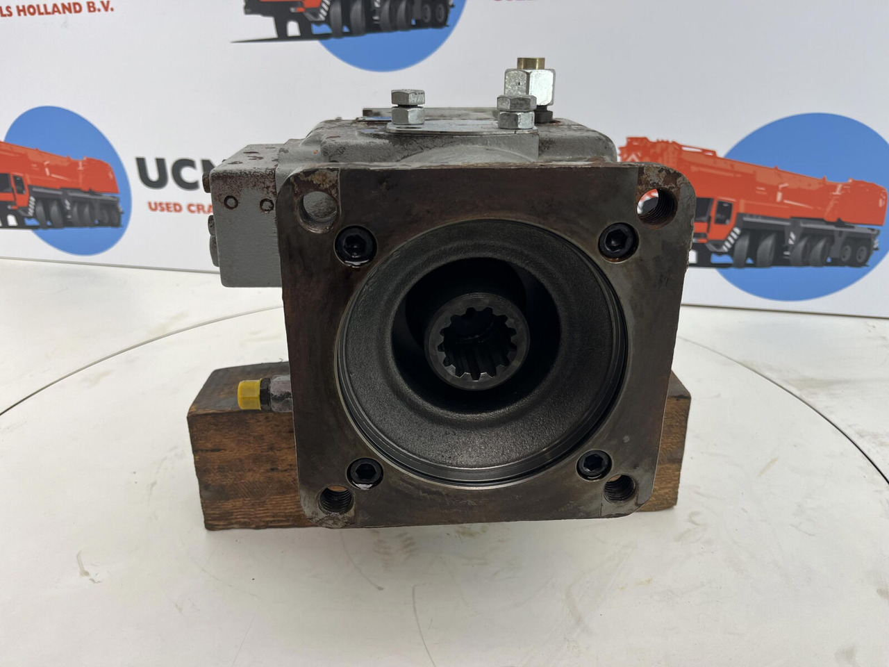 Liebherr LTM 1200/1 Variable pump A4VG90 - משאבה הידרולית עבור עגורן נייד: תמונה 1 Liebherr LTM 1200/1 Variable pump A4VG90 - משאבה הידרולית עבור עגורן נייד: תמונה 1