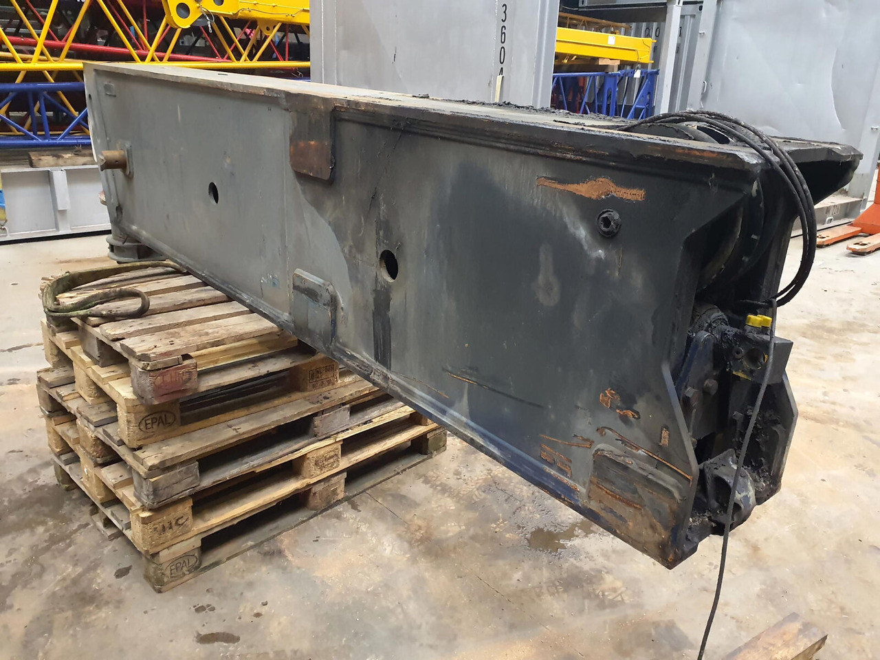 Liebherr LTM 1300 outrigger complete rear L - מתלה עבור עגורן נייד: תמונה 3 Liebherr LTM 1300 outrigger complete rear L - מתלה עבור עגורן נייד: תמונה 3