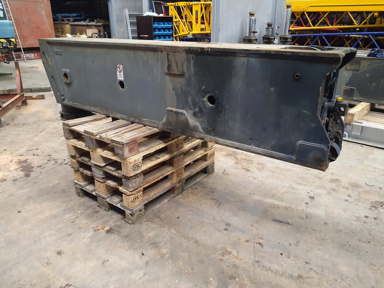 Liebherr LTM 1300 outrigger complete rear - מתלה עבור עגורן נייד: תמונה 3 Liebherr LTM 1300 outrigger complete rear - מתלה עבור עגורן נייד: תמונה 3