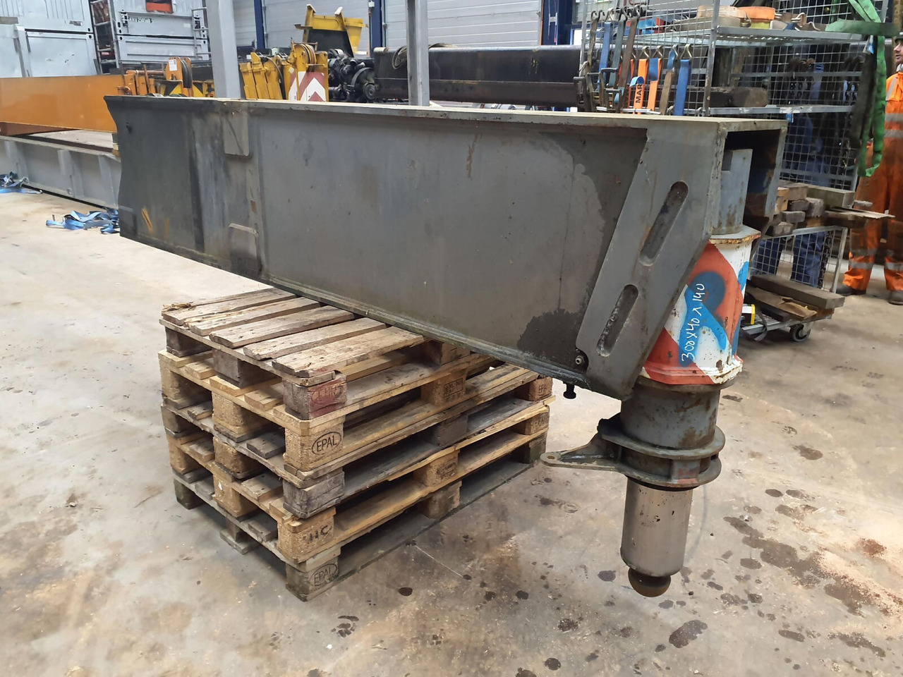 Liebherr LTM 1300 outrigger complete rear - מתלה עבור עגורן נייד: תמונה 1 Liebherr LTM 1300 outrigger complete rear - מתלה עבור עגורן נייד: תמונה 1