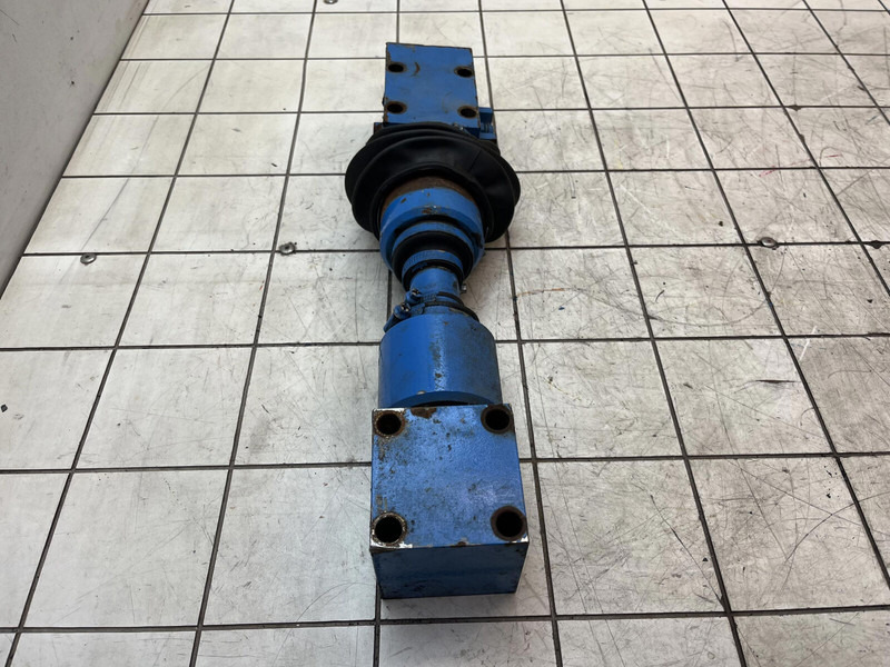 Liebherr LTM 1400-7.1 cylinder connection - צילינדר הידרולי עבור עגורן: תמונה 2 Liebherr LTM 1400-7.1 cylinder connection - צילינדר הידרולי עבור עגורן: תמונה 2