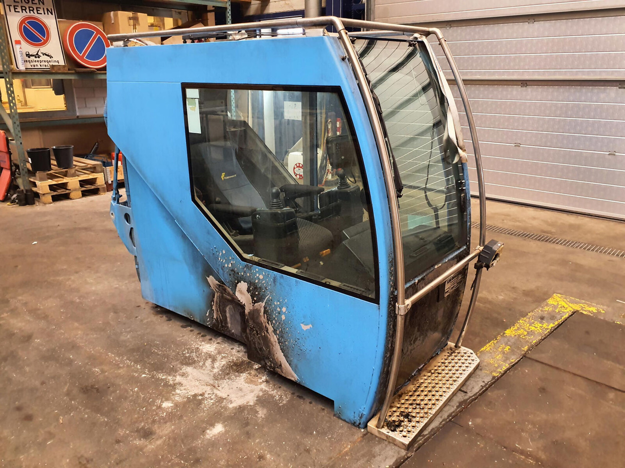 Liebherr LTM 1400-7.1 upper cabin - תא עבור עגורן נייד: תמונה 3 Liebherr LTM 1400-7.1 upper cabin - תא עבור עגורן נייד: תמונה 3