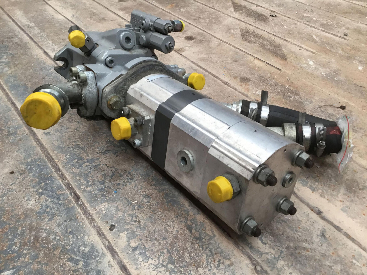 Liebherr MK 88 variable pump - משאבה הידרולית עבור עגורן נייד: תמונה 4 Liebherr MK 88 variable pump - משאבה הידרולית עבור עגורן נייד: תמונה 4