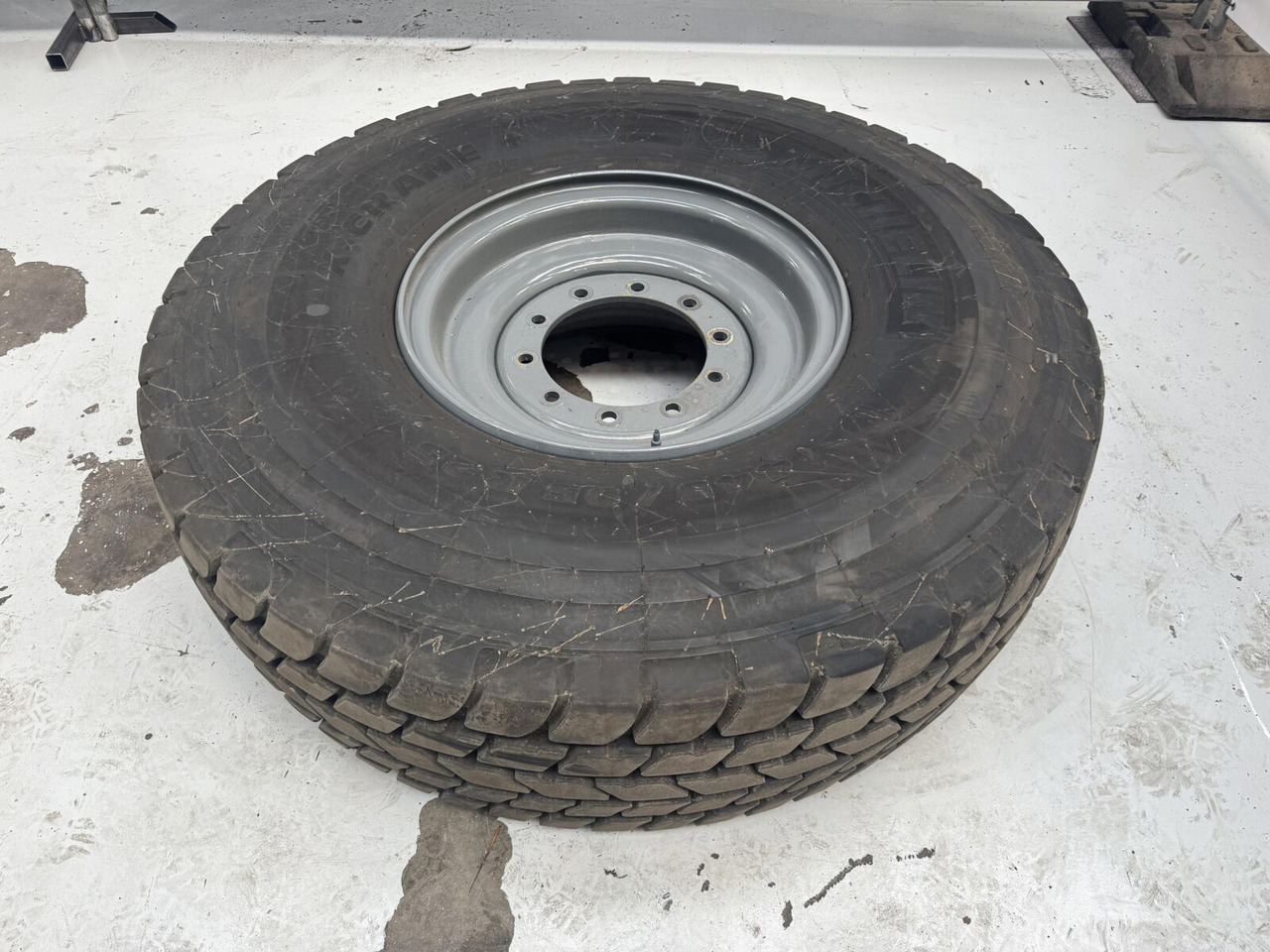 Liebherr Wheel 445/95 R25 10 12 1p - חבילת גלגלים וצמיגים עבור עגורן: תמונה 1 Liebherr Wheel 445/95 R25 10 12 1p - חבילת גלגלים וצמיגים עבור עגורן: תמונה 1