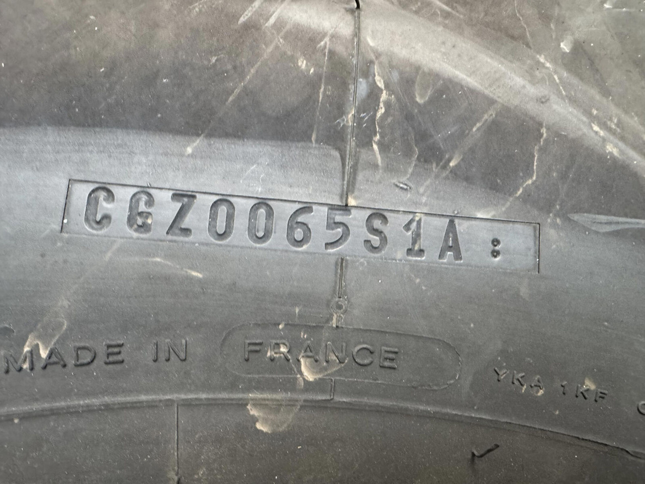 Liebherr Wheel 445/95 R25 10 12 1p - חבילת גלגלים וצמיגים עבור עגורן: תמונה 4 Liebherr Wheel 445/95 R25 10 12 1p - חבילת גלגלים וצמיגים עבור עגורן: תמונה 4