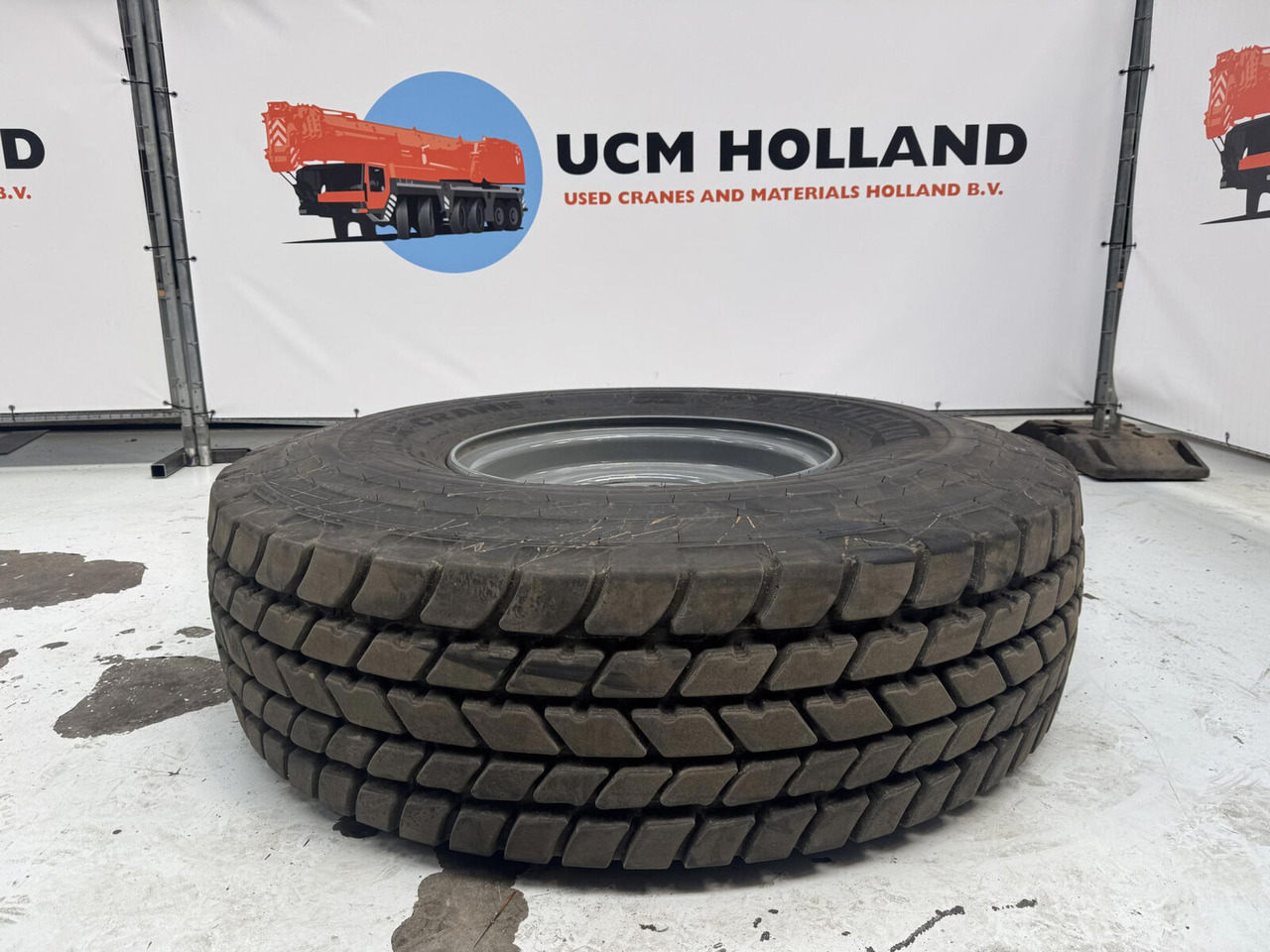 Liebherr Wheel 445/95 R25 10 12 1p - חבילת גלגלים וצמיגים עבור עגורן: תמונה 2 Liebherr Wheel 445/95 R25 10 12 1p - חבילת גלגלים וצמיגים עבור עגורן: תמונה 2