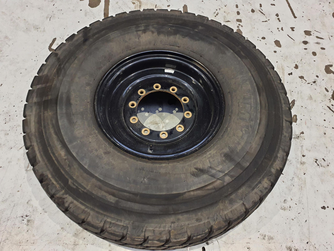 Liebherr Wheel 445/95R25 10 12 1p - חבילת גלגלים וצמיגים עבור עגורן: תמונה 2 Liebherr Wheel 445/95R25 10 12 1p - חבילת גלגלים וצמיגים עבור עגורן: תמונה 2