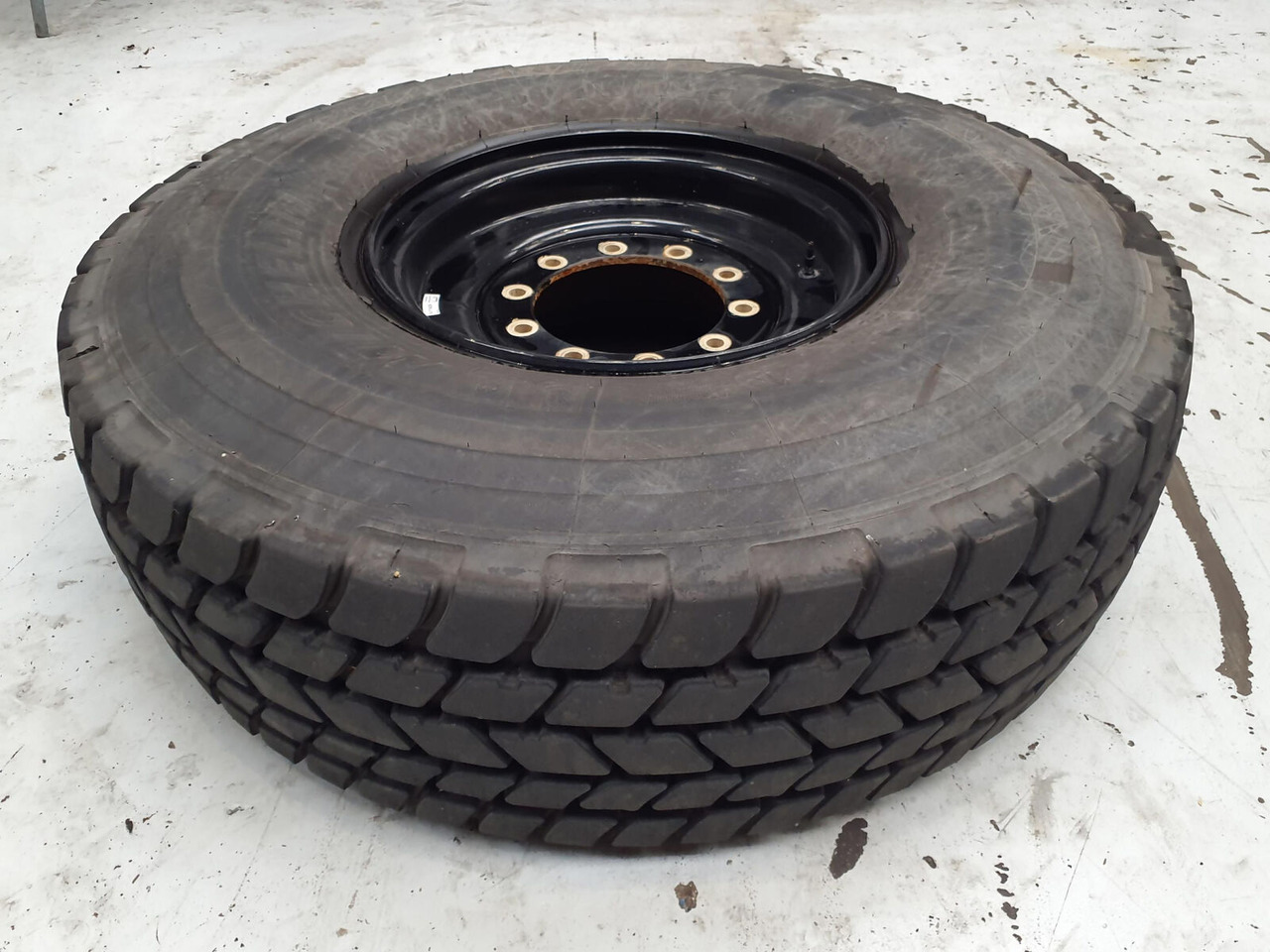 Liebherr Wheel 445/95R25 10 12 1p - חבילת גלגלים וצמיגים עבור עגורן: תמונה 1 Liebherr Wheel 445/95R25 10 12 1p - חבילת גלגלים וצמיגים עבור עגורן: תמונה 1