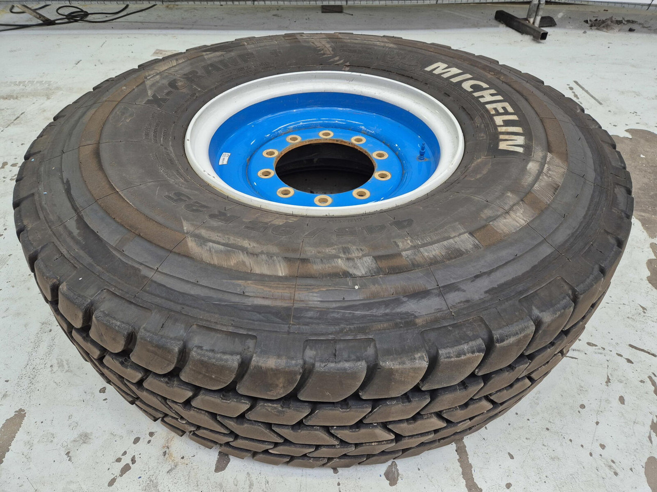 Liebherr Wheel 445/95R25 10 12 1p - חבילת גלגלים וצמיגים עבור עגורן: תמונה 1 Liebherr Wheel 445/95R25 10 12 1p - חבילת גלגלים וצמיגים עבור עגורן: תמונה 1