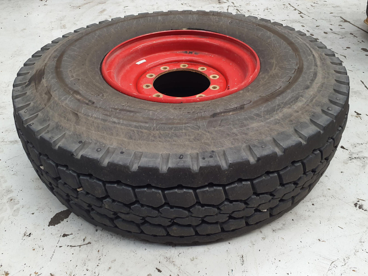 Liebherr Wheel 445/95R25 10 12 1p - חבילת גלגלים וצמיגים עבור עגורן: תמונה 1 Liebherr Wheel 445/95R25 10 12 1p - חבילת גלגלים וצמיגים עבור עגורן: תמונה 1